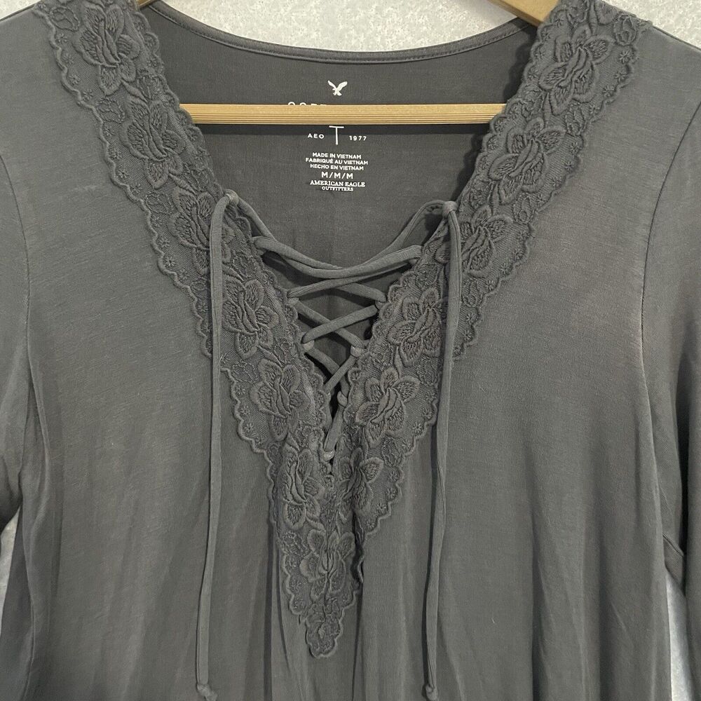 American Eagle Top Women’s M Gray AEO Soft & Sexy Long Sleeve Lace Up Neck NEW - Picture 3 of 9